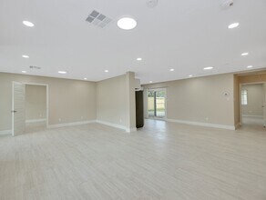 5306 Windswept Ln in Houston, TX - Building Photo - Building Photo