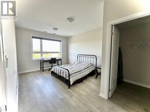 3265 Carding Mill Trail in Oakville, ON - Building Photo - Building Photo