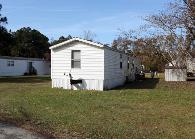 Interstate Mobile Home Park in Rocky Point, NC - Building Photo - Building Photo