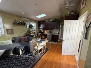24 Ellington Rd, Unit 3S in Somerville, MA - Building Photo - Building Photo