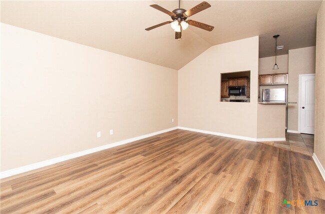 402 Sladecek Dr in Killeen, TX - Building Photo - Building Photo