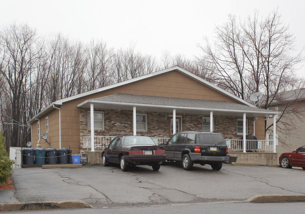 16 Deer Run Rd in Hazleton, PA - Building Photo