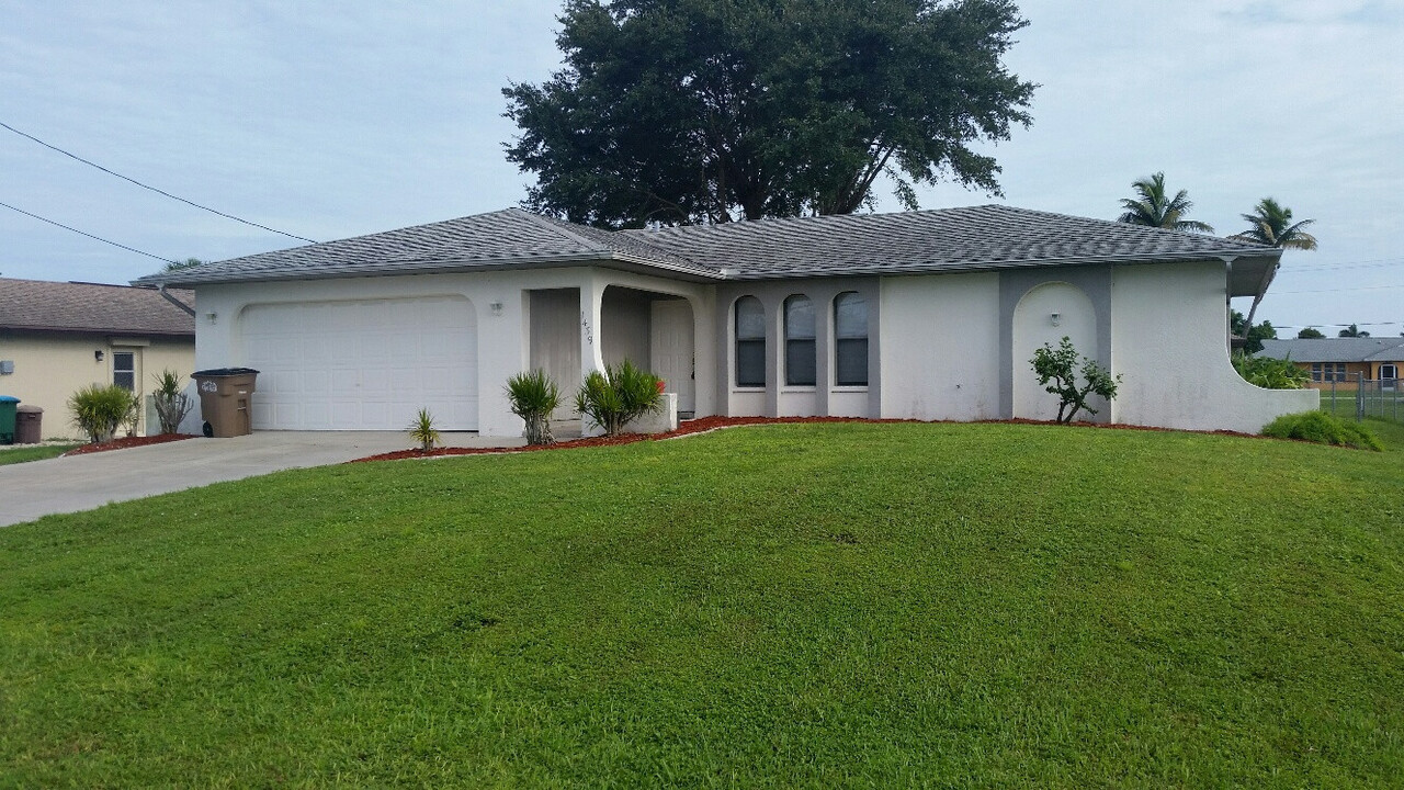 1439 SE 15th Terrace in Cape Coral, FL - Building Photo