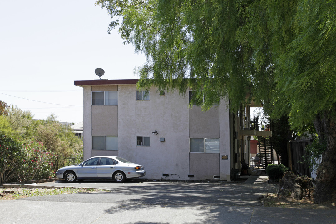 411-417 Florida St in Vallejo, CA - Building Photo