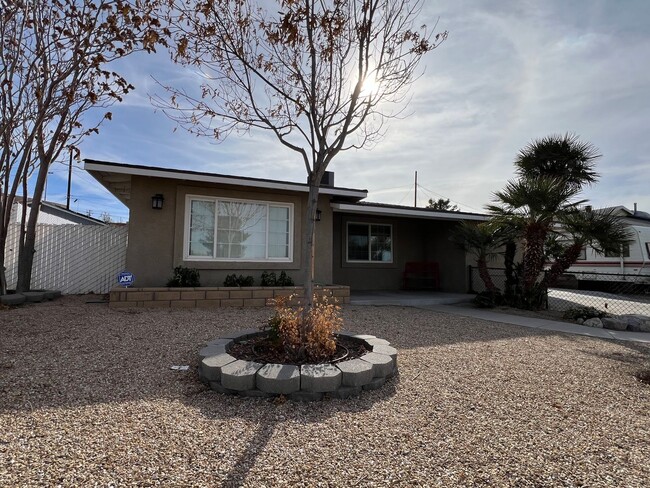 620 Flora St in Barstow, CA - Building Photo - Building Photo