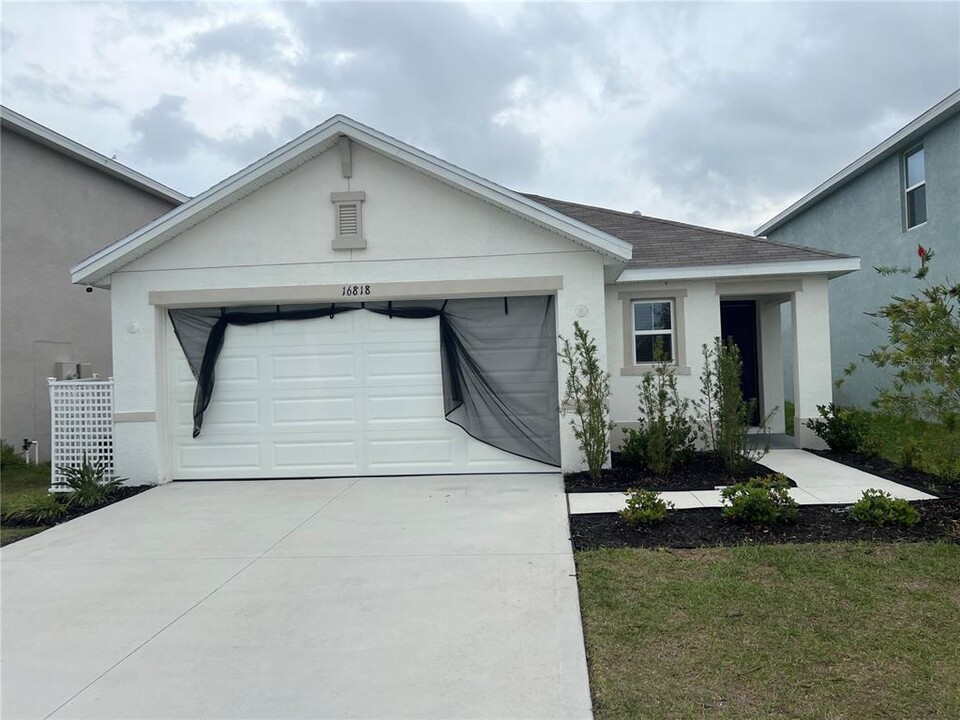 16818 Delia St in Wimauma, FL - Building Photo