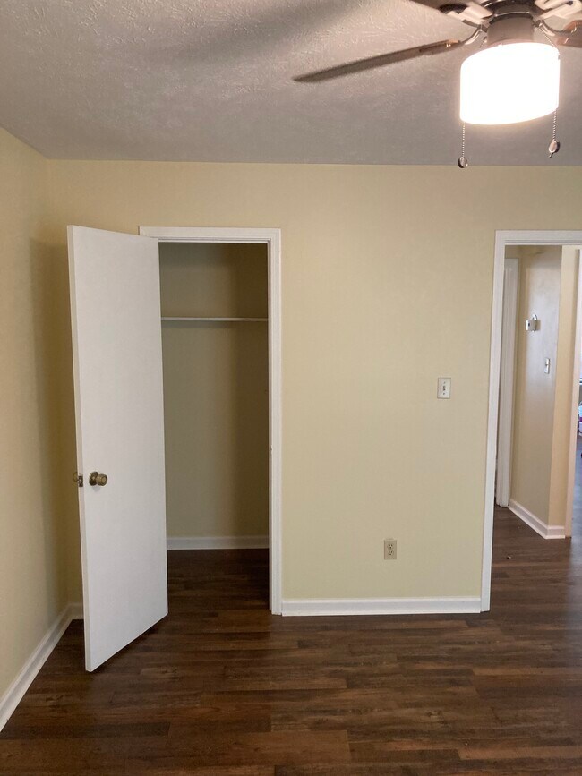 80 Rushwood Dr, Unit 80 in Jackson, TN - Foto de edificio - Building Photo