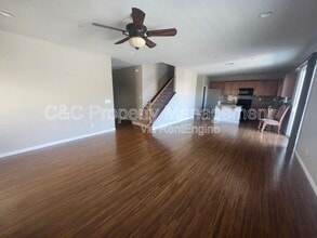 7548 Chappelle Way in Elk Grove, CA - Foto de edificio - Building Photo