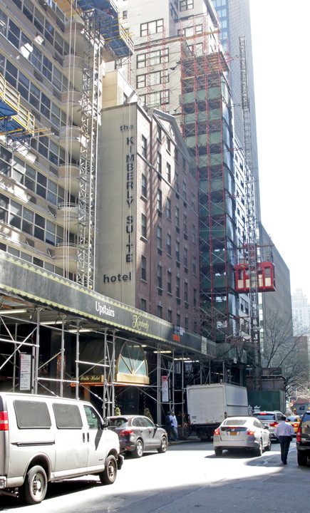 151 E 50th St in New York, NY - Building Photo