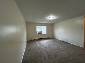 3600 Cannan Forest Dr, Unit 3600-C in Greensboro, NC - Building Photo - Building Photo