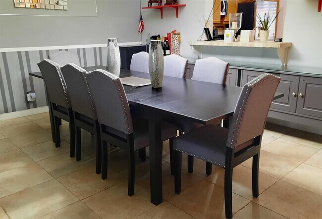 291 S Hollybrook Dr in Pembroke Pines, FL - Building Photo - Building Photo