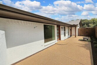 2646 Heatherwood Dr in Dallas, TX - Building Photo - Building Photo