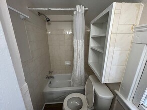 518 Lake Ave in Elyria, OH - Foto de edificio - Building Photo