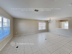 926 Gillon Dr in Arlington, TX - Foto de edificio - Building Photo