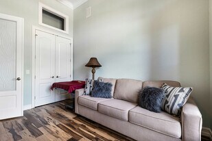 4470 Northshore Dr in Port Charlotte, FL - Building Photo