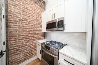25 Corbin Ave in Jersey City, NJ - Building Photo - Building Photo