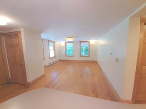 201 S Aurora St in Ithaca, NY - Building Photo - Building Photo