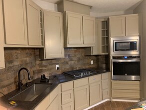 3106 Manorwood Dr in Bryan, TX - Building Photo - Building Photo