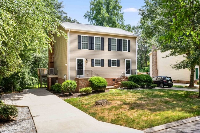 1 Dover Dr in Taylors, SC - Building Photo - Building Photo