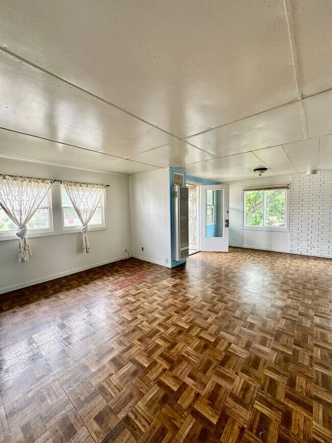 property at 825 Carolina St
