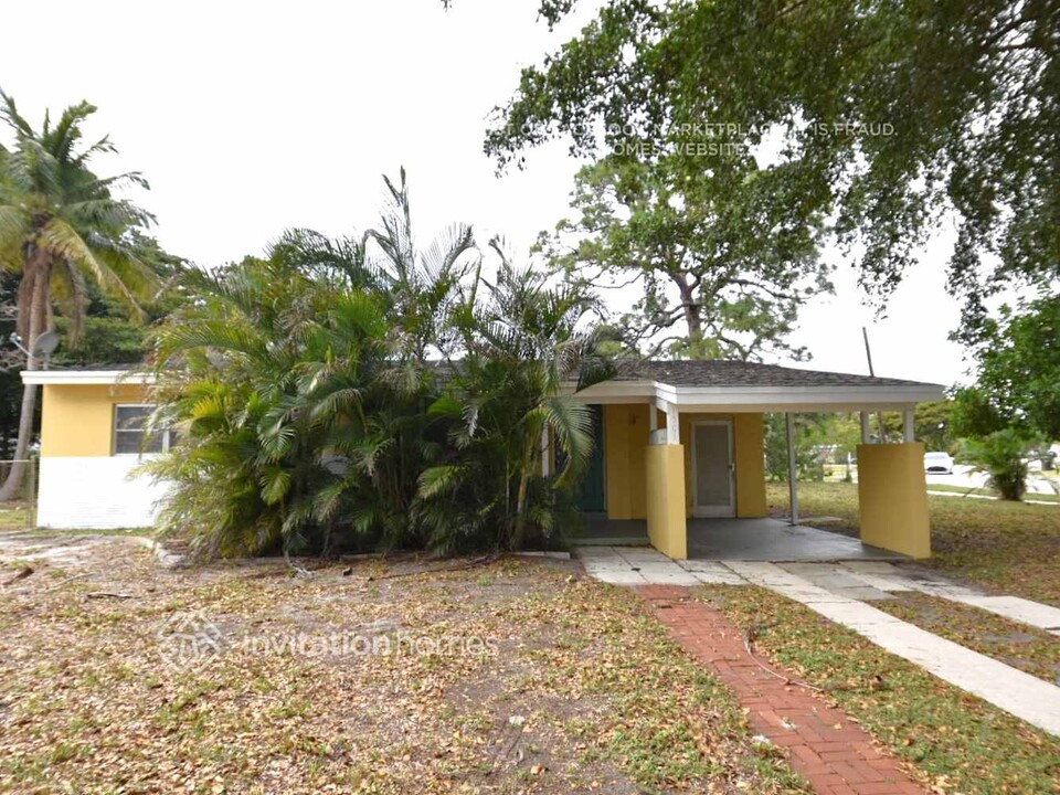 1501 SW 25th Ave in Fort Lauderdale, FL - Building Photo