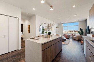 1122 W Chicago Ave in Chicago, IL - Building Photo - Building Photo