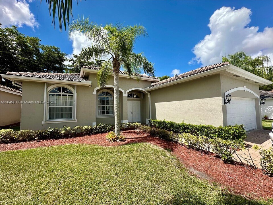 2340 SE 5th Ct in Homestead, FL - Building Photo