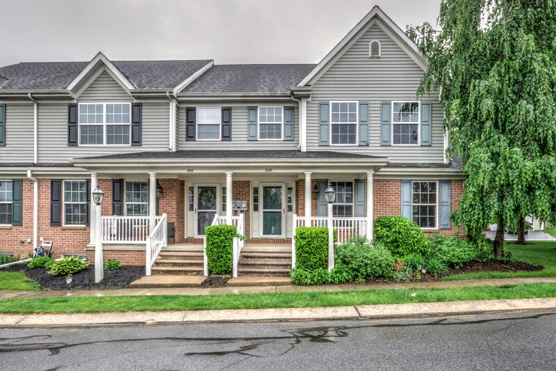 258 Cool Creek Way in Lancaster, PA - Building Photo