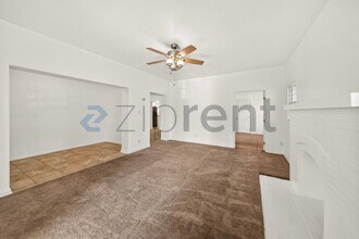 4062 S Budlong Ave in Los Angeles, CA - Building Photo - Building Photo