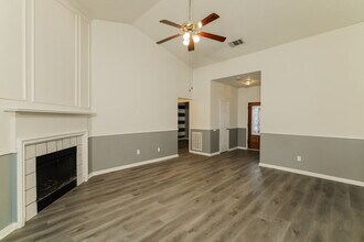 2504 Creekwood Ln in Fort Worth, TX - Building Photo - Building Photo