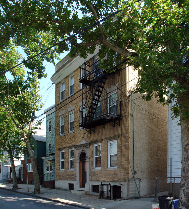 192 Elm St in Newark, NJ - Building Photo