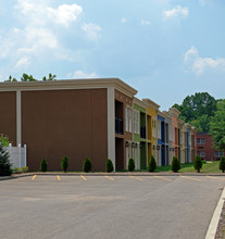 12-34 Courtyard Ln in Barboursville, WV - Foto de edificio - Building Photo