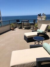 555 Esplanade, Unit 517 in Redondo Beach, CA - Building Photo - Building Photo