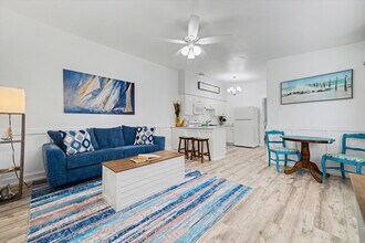 711 E Gulf Blvd in Indian Rocks Beach, FL - Building Photo - Building Photo