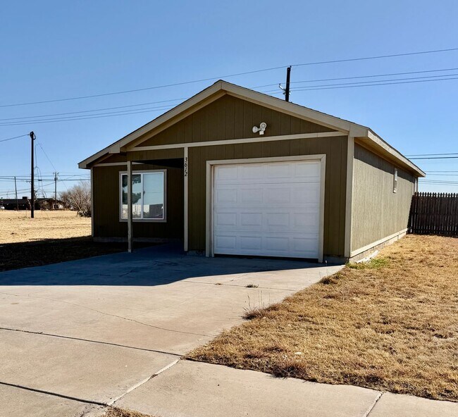 3612 E 3rd Pl in Lubbock, TX - Building Photo - Building Photo