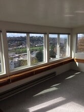 2103 11th Ave W in Seattle, WA - Building Photo - Building Photo
