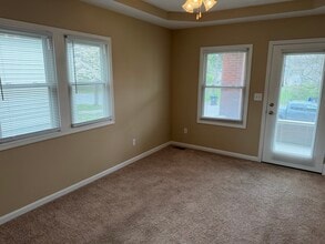 318 W Kenwood Way, Unit 1 in Louisville, KY - Building Photo - Building Photo