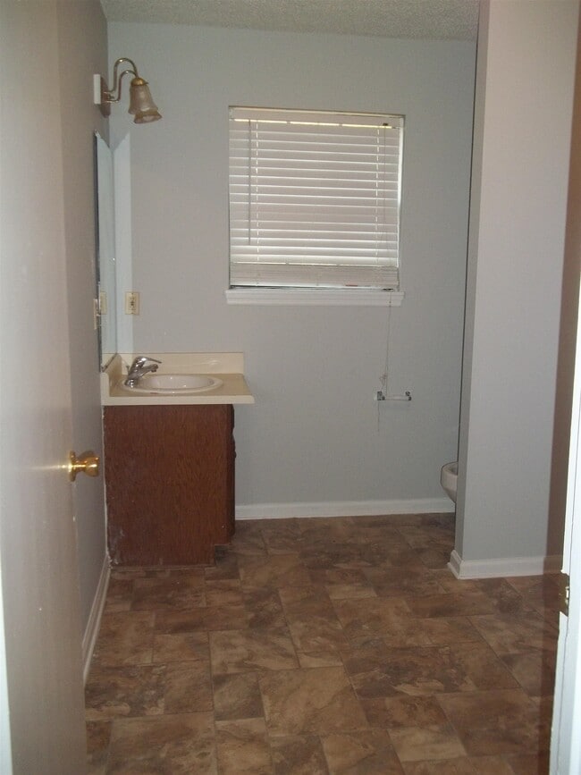 3701 Dorset Way in Tallahassee, FL - Building Photo - Building Photo