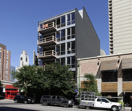 747 N Clark St in Chicago, IL - Building Photo - Building Photo