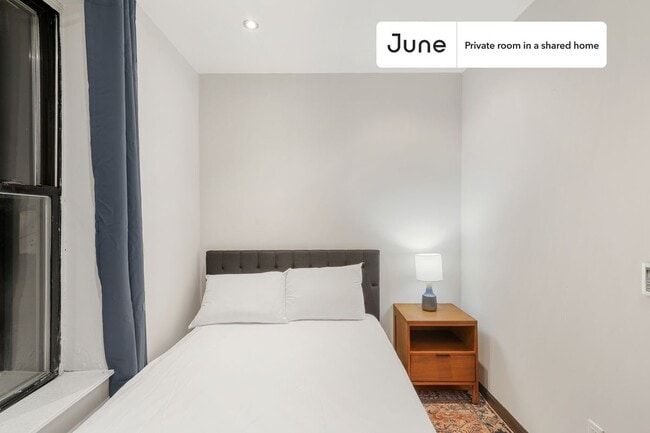 Room in Shared 3 bed/1 bath home in New York, NY - Building Photo - Building Photo