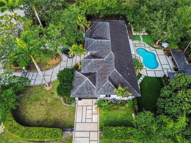 8973 SW 96th St in Miami, FL - Building Photo - Building Photo