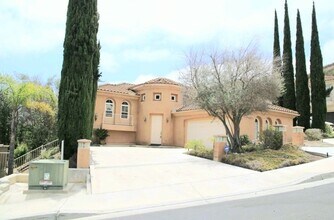 2021 Pleasant Waters Ct in Spring Valley, CA - Building Photo - Building Photo