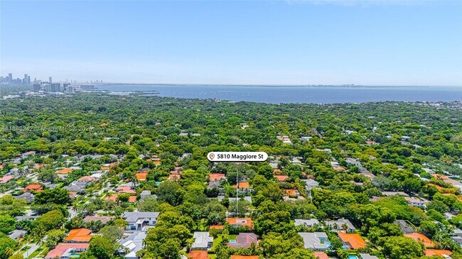 5810 Maggiore St in Coral Gables, FL - Foto de edificio - Building Photo