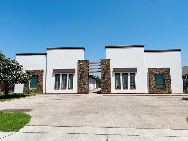 property at 207 Fig Dr