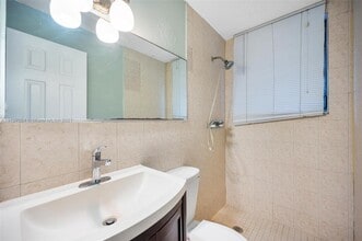825 Alton Rd-Unit -4 in Miami Beach, FL - Building Photo - Building Photo