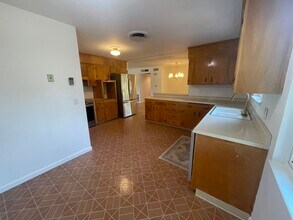 2117 Deerfield Ave in Redding, CA - Building Photo - Building Photo