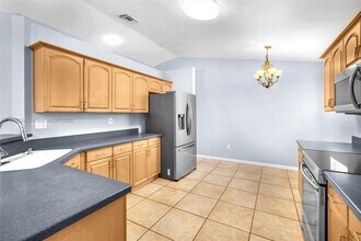 17002 NW 10th St in Pembroke Pines, FL - Building Photo - Building Photo