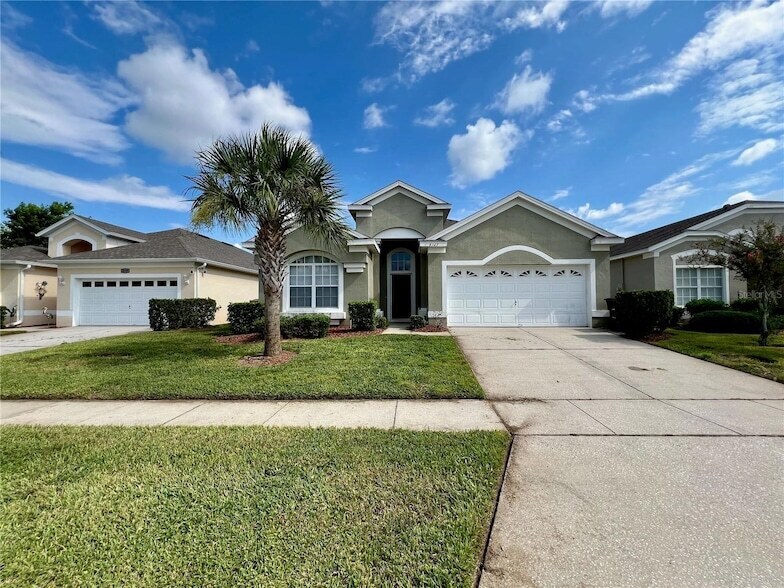 8127 Fan Palm Way in Kissimmee, FL - Foto de edificio