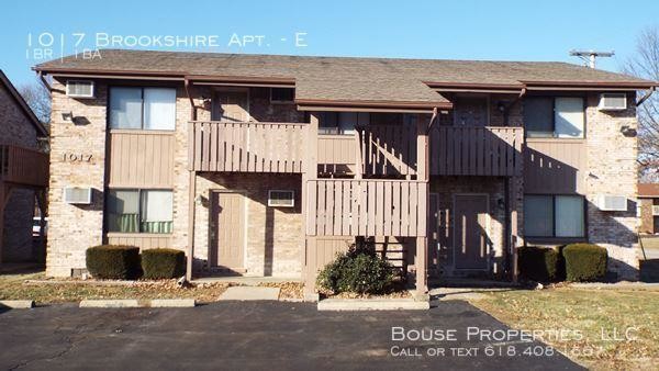 1017 Brookshire Ct in Belleville, IL - Foto de edificio - Building Photo