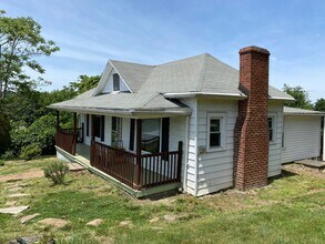 54 Chestnut Ridge Ave in Woodfin, NC - Building Photo - Building Photo